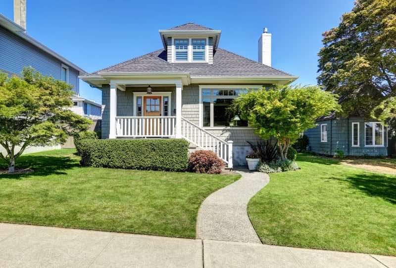 Single-family craftsman style home